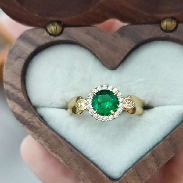 Anel formatura feminino em ouro 18k