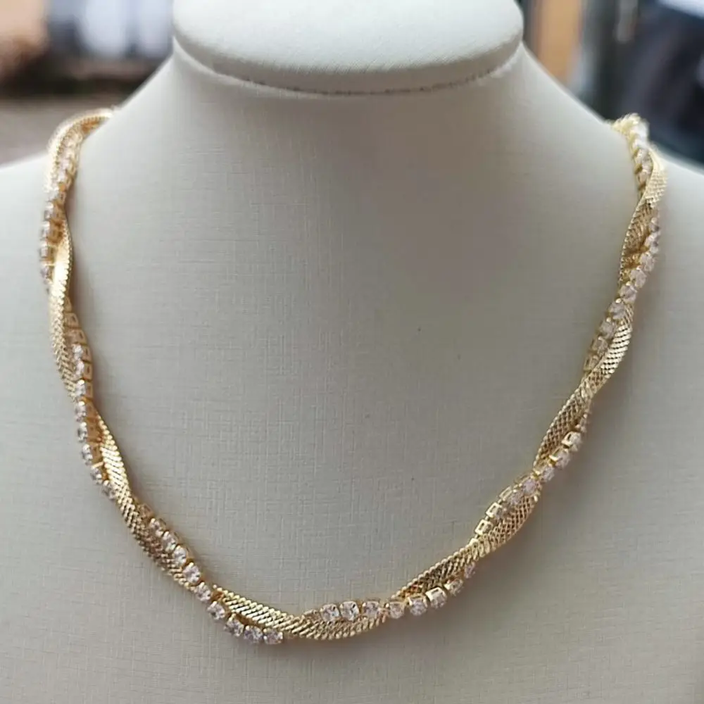 Gargantilha tipo choker feminina