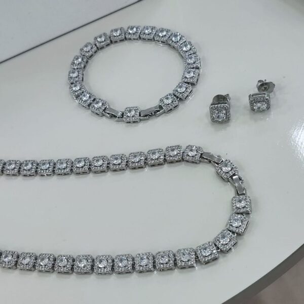 Conjunto Majestic